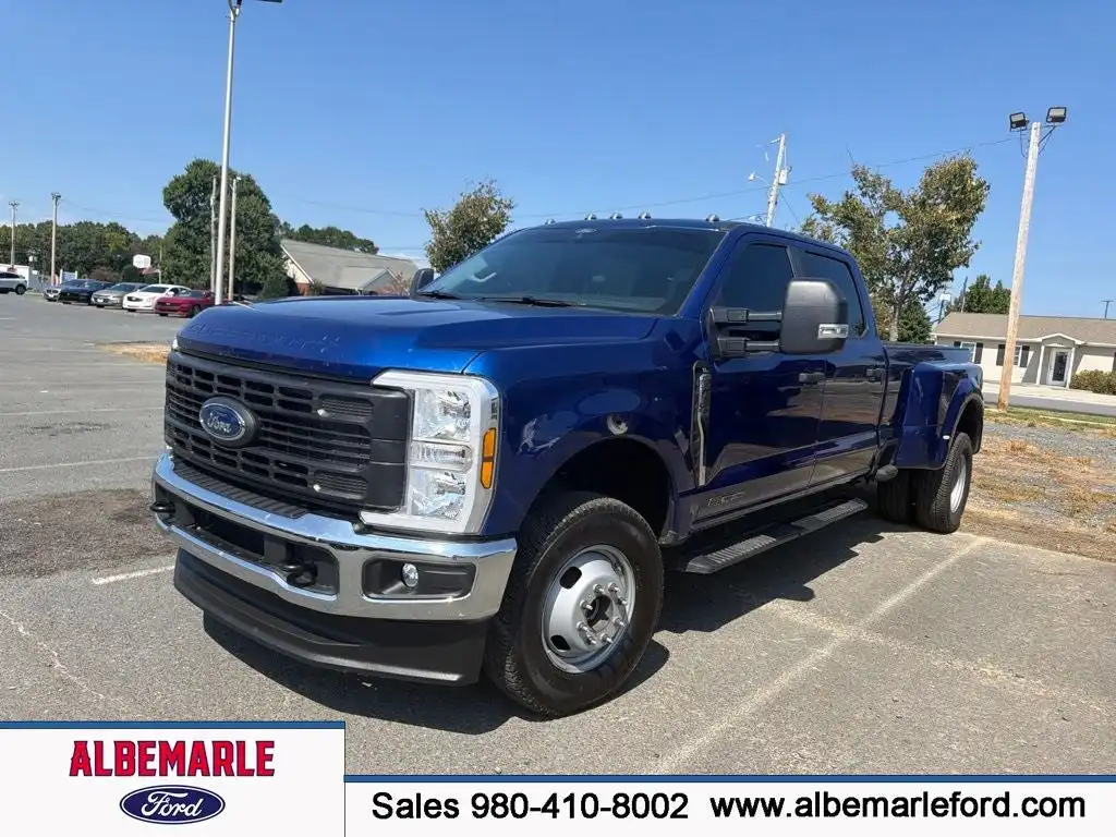 2026 Ford F-350 XL 4WD Crew Cab DRW 8' Box's photo
