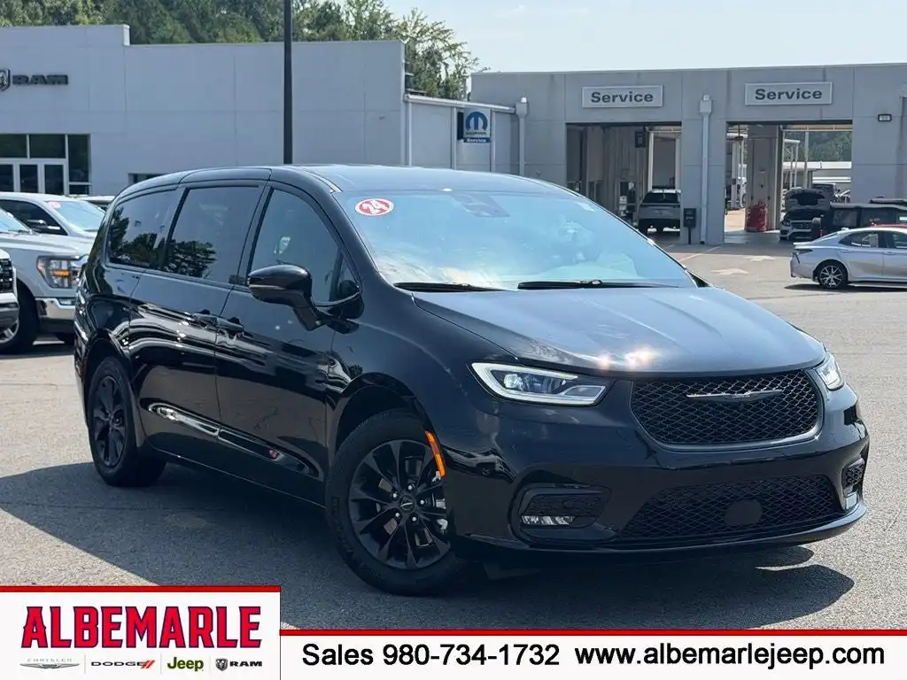 2024 Chrysler Pacifica Hybrid PHEV Select S-Appearance's photo