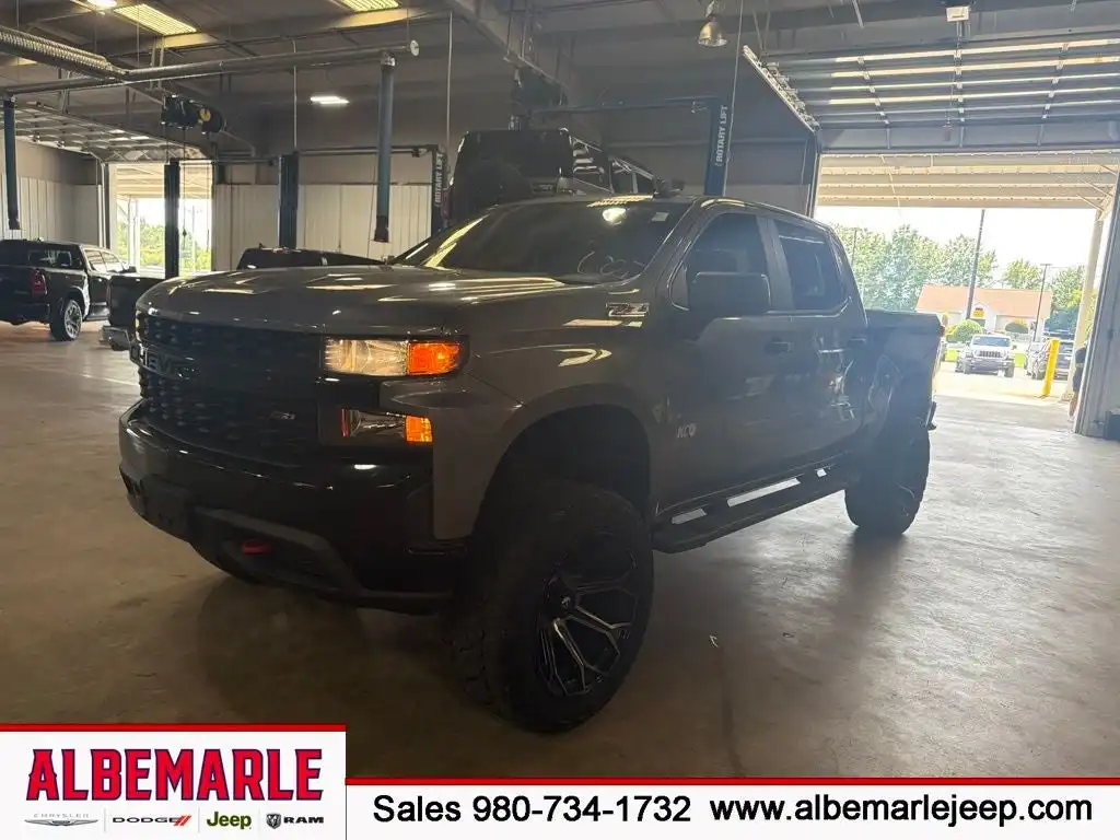 2021 Chevrolet Silverado 1500 Custom Trail Boss Crew Cab Short Box's photo
