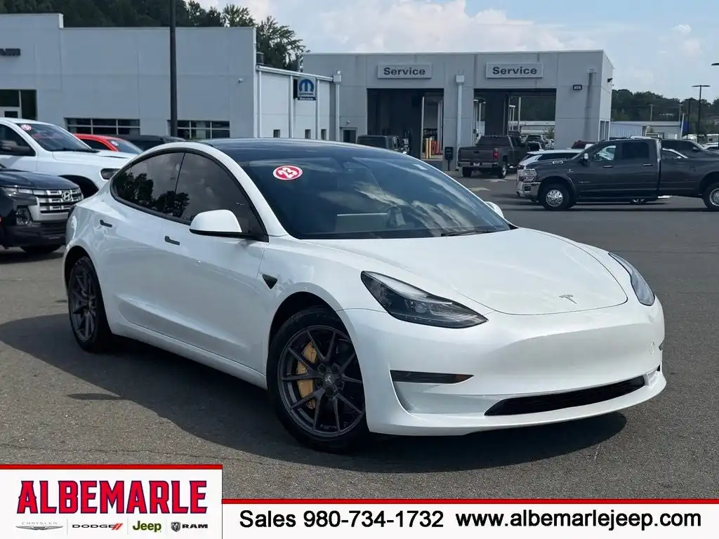 2023 Tesla Model 3 Base's photo