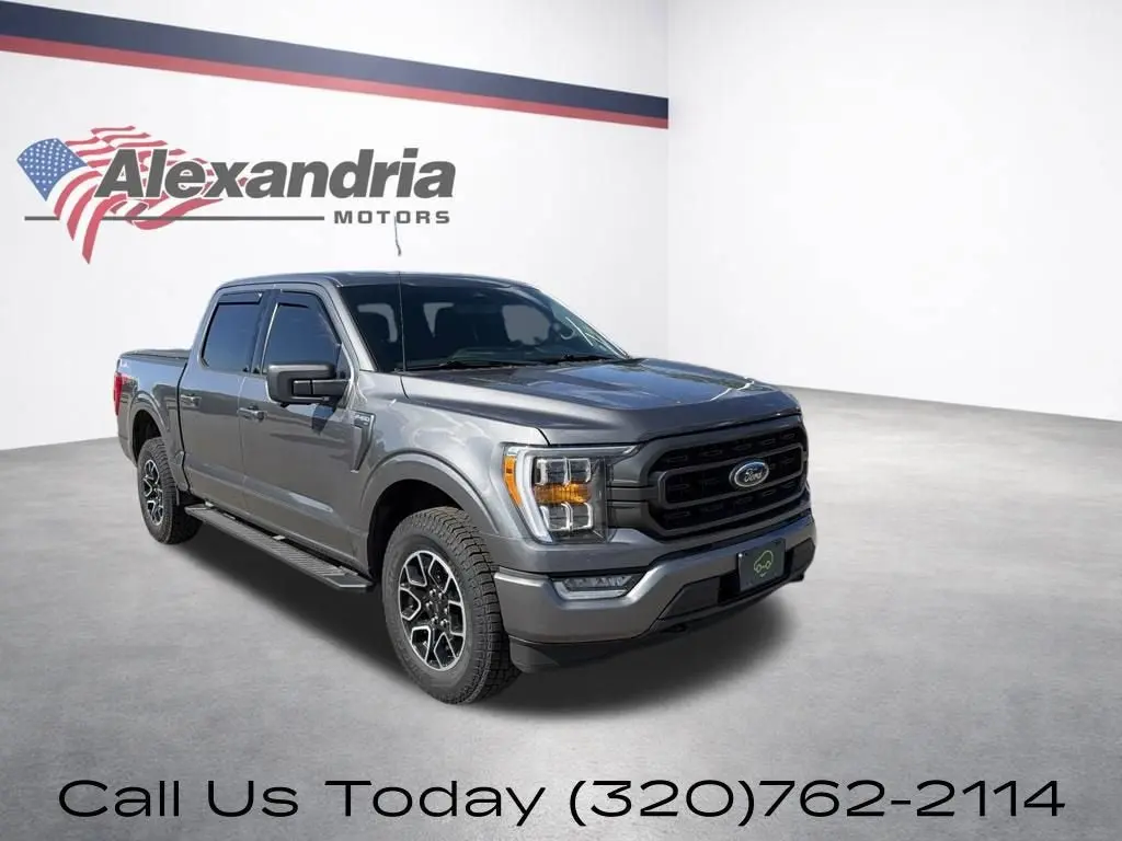 2022 Ford F-150 XLT 4WD SuperCrew 5-1/2' Box photo 3