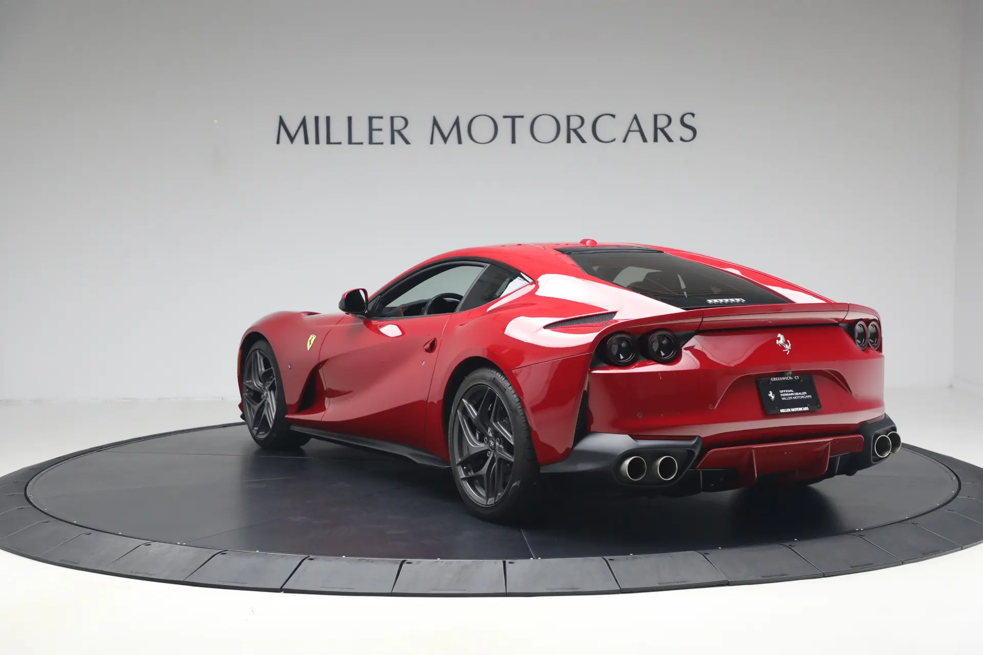 2018 Ferrari 812 Base photo 5