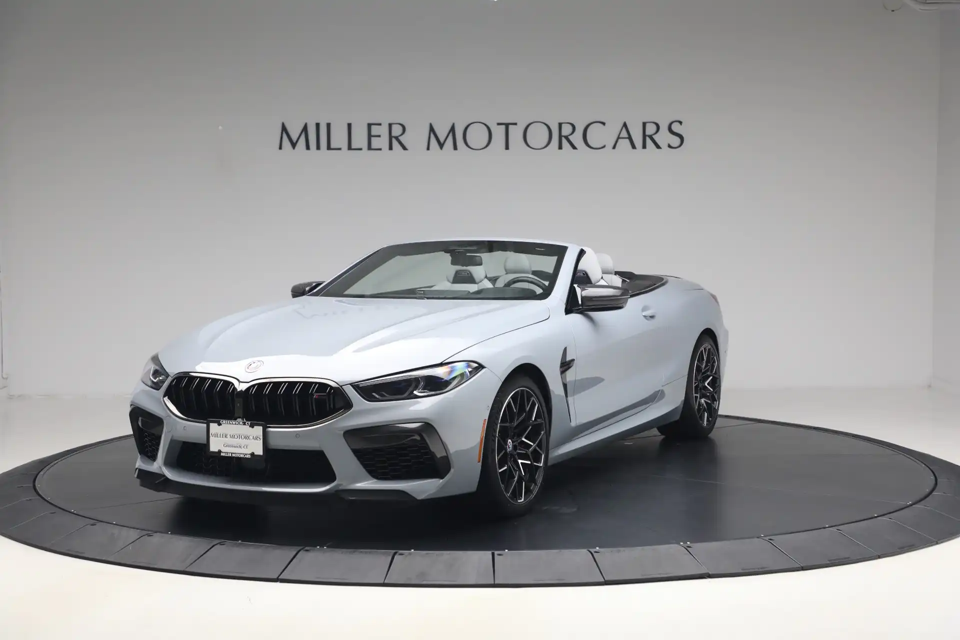 2023 BMW M8 Competition's photo