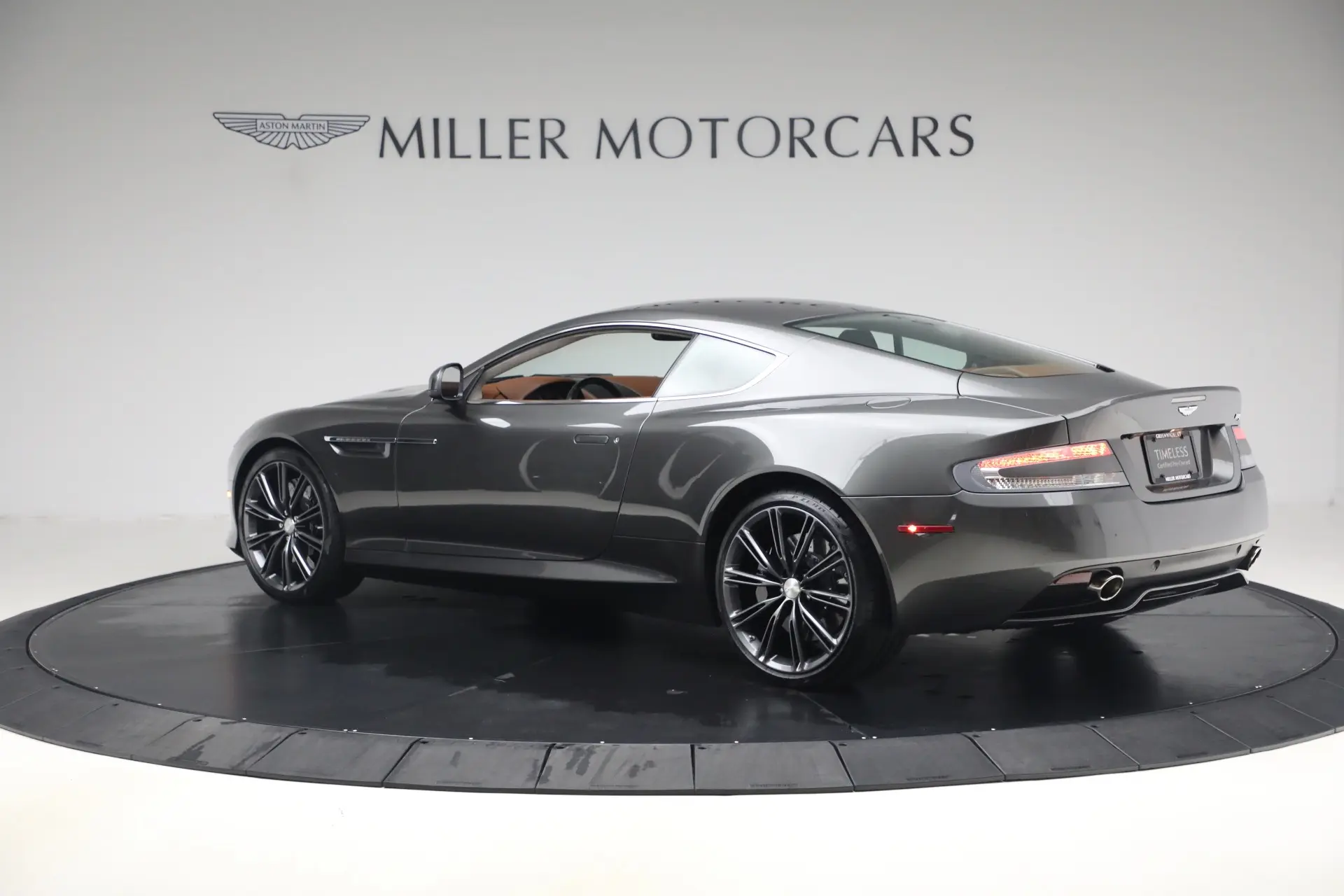 2014 Aston Martin DB9 Coupe Touchtronic photo 4