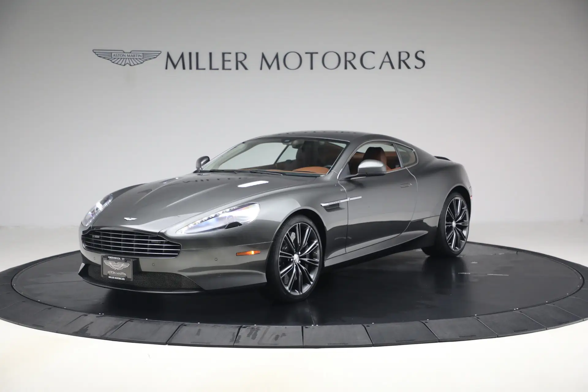 2014 Aston Martin DB9 Coupe Touchtronic photo 1