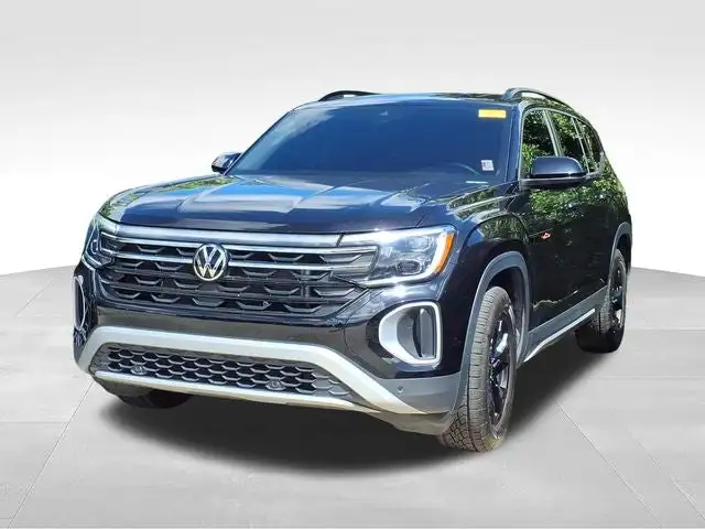2024 Volkswagen Atlas 2.0T Atlas Peak Edition SEL 4Motion's photo