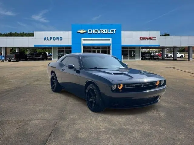 2017 Dodge Challenger SXT photo 5