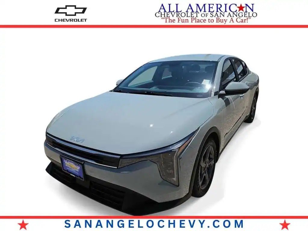 2025 Kia K4 LXS Auto's photo