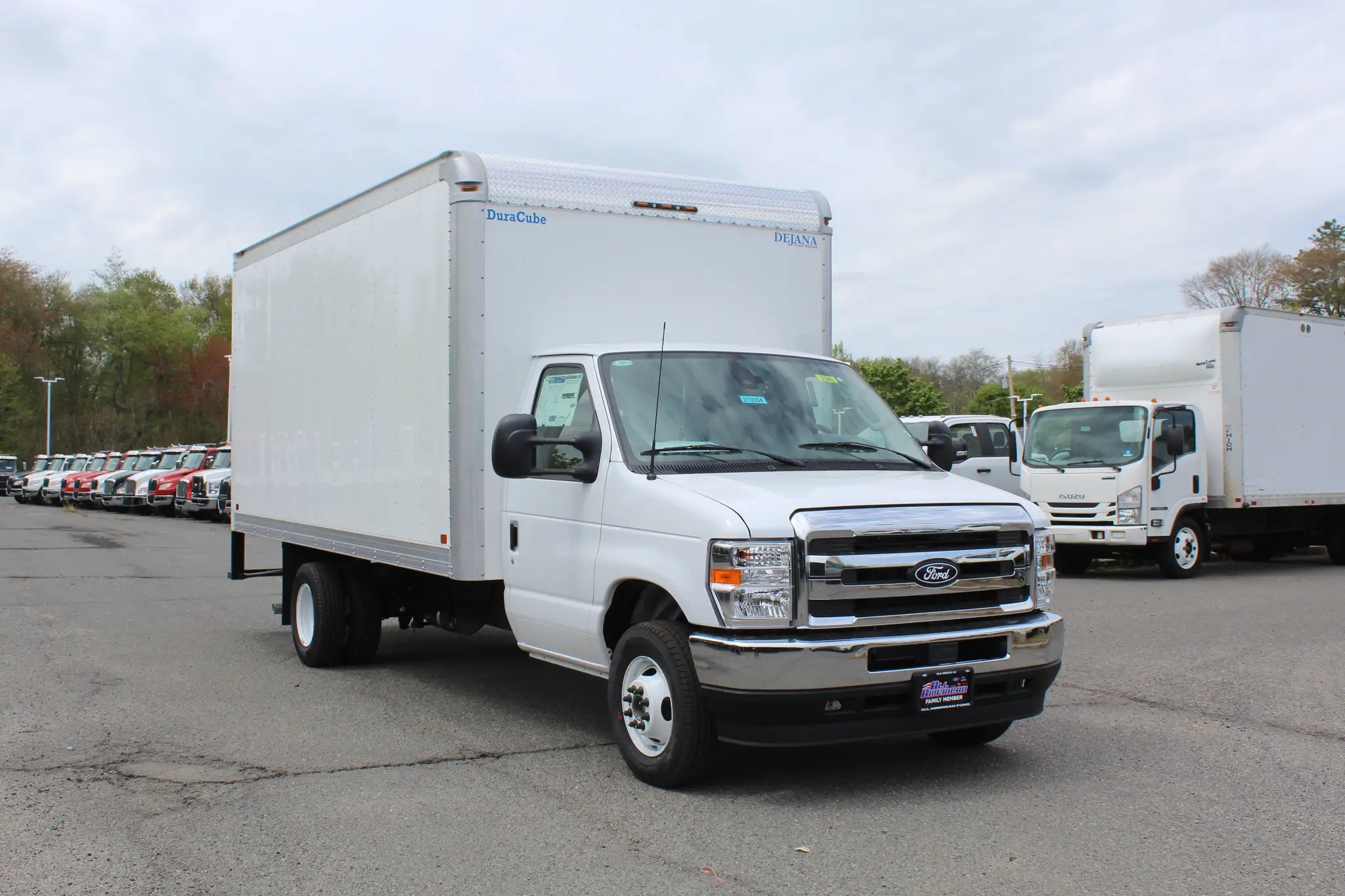 2027 Ford E-Series DRW E-350 Super Duty 176 in WB photo 1