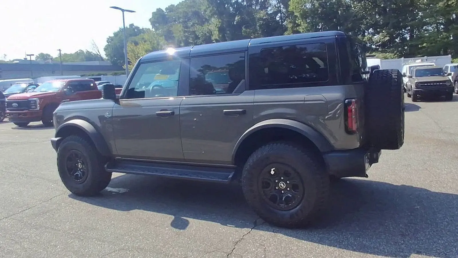 2025 Ford Bronco Outer Banks 4x4 photo 3