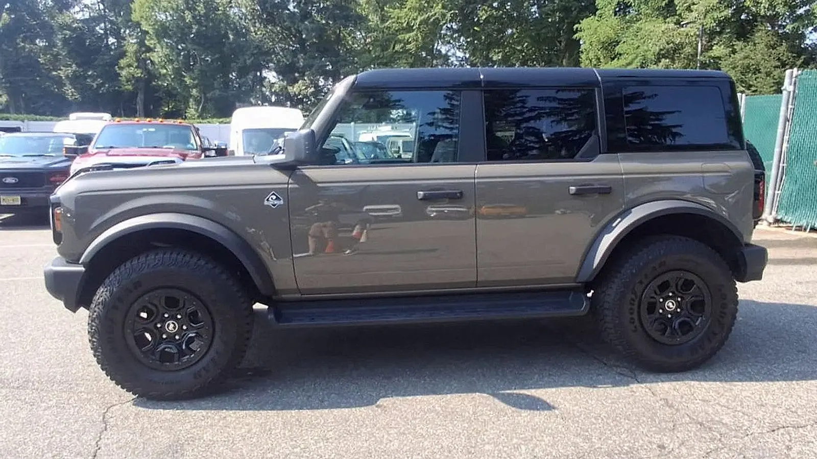 2025 Ford Bronco Outer Banks 4x4 photo 4
