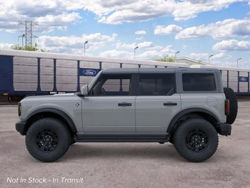 2026 Ford Bronco Outer Banks 4x4 photo 3