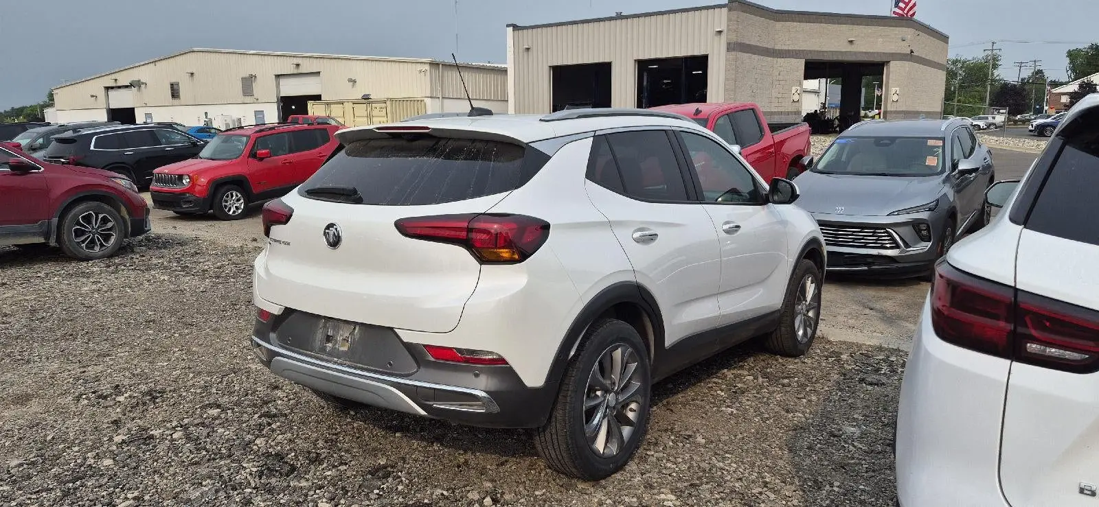 2023 Buick Encore GX Essence AWD photo 3