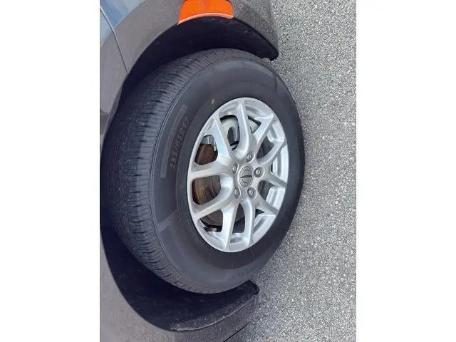 2023 Chrysler Pacifica Touring L photo 3