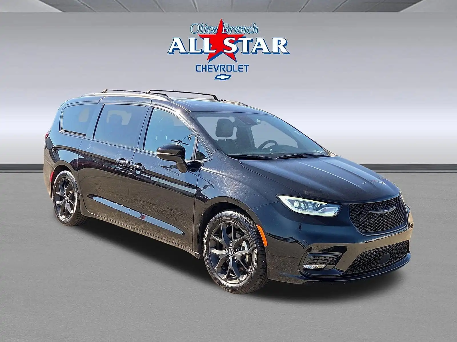 2025 Chrysler Pacifica Limited's photo