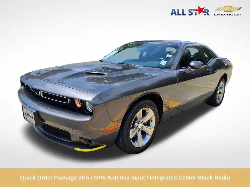 2021 Dodge Challenger SXT Auto photo 1