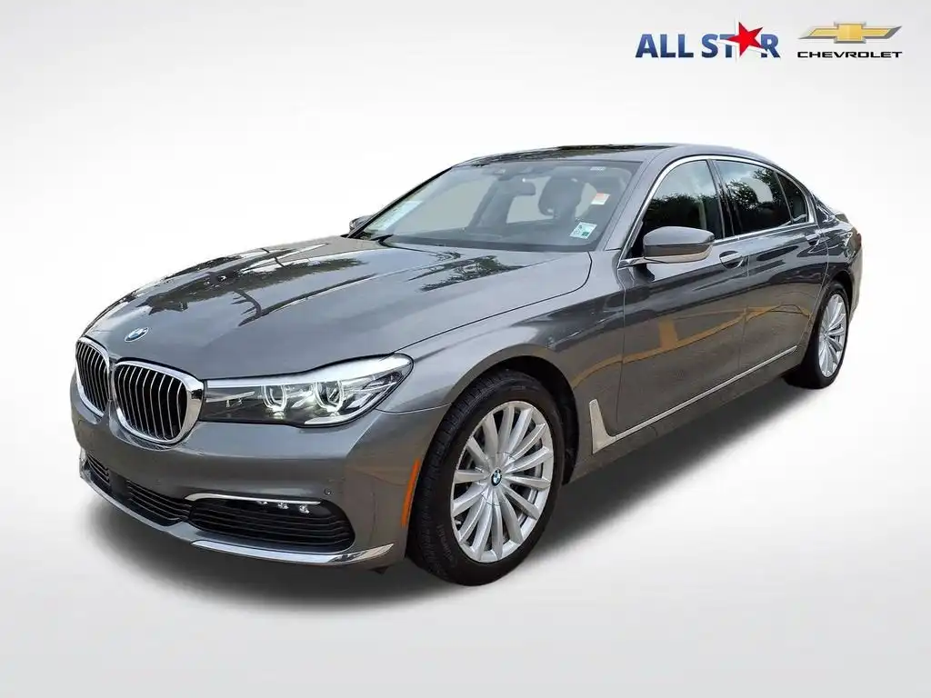 2018 BMW 7 Series 740i Sedan's photo