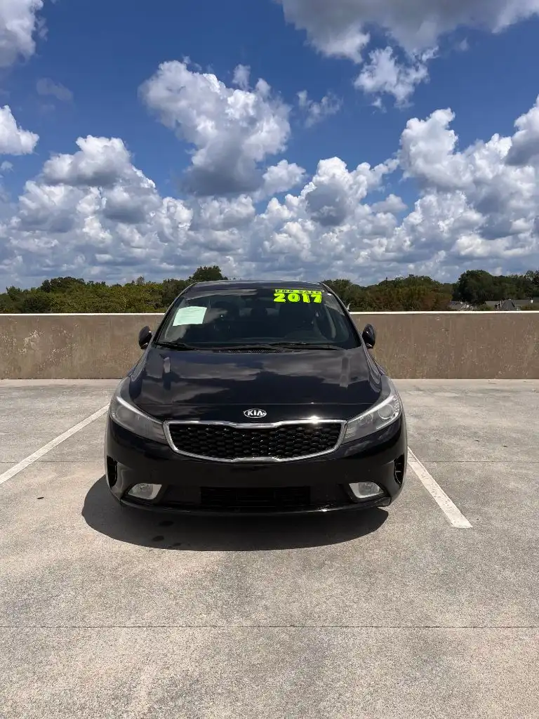 2017 Kia Forte S AT's photo