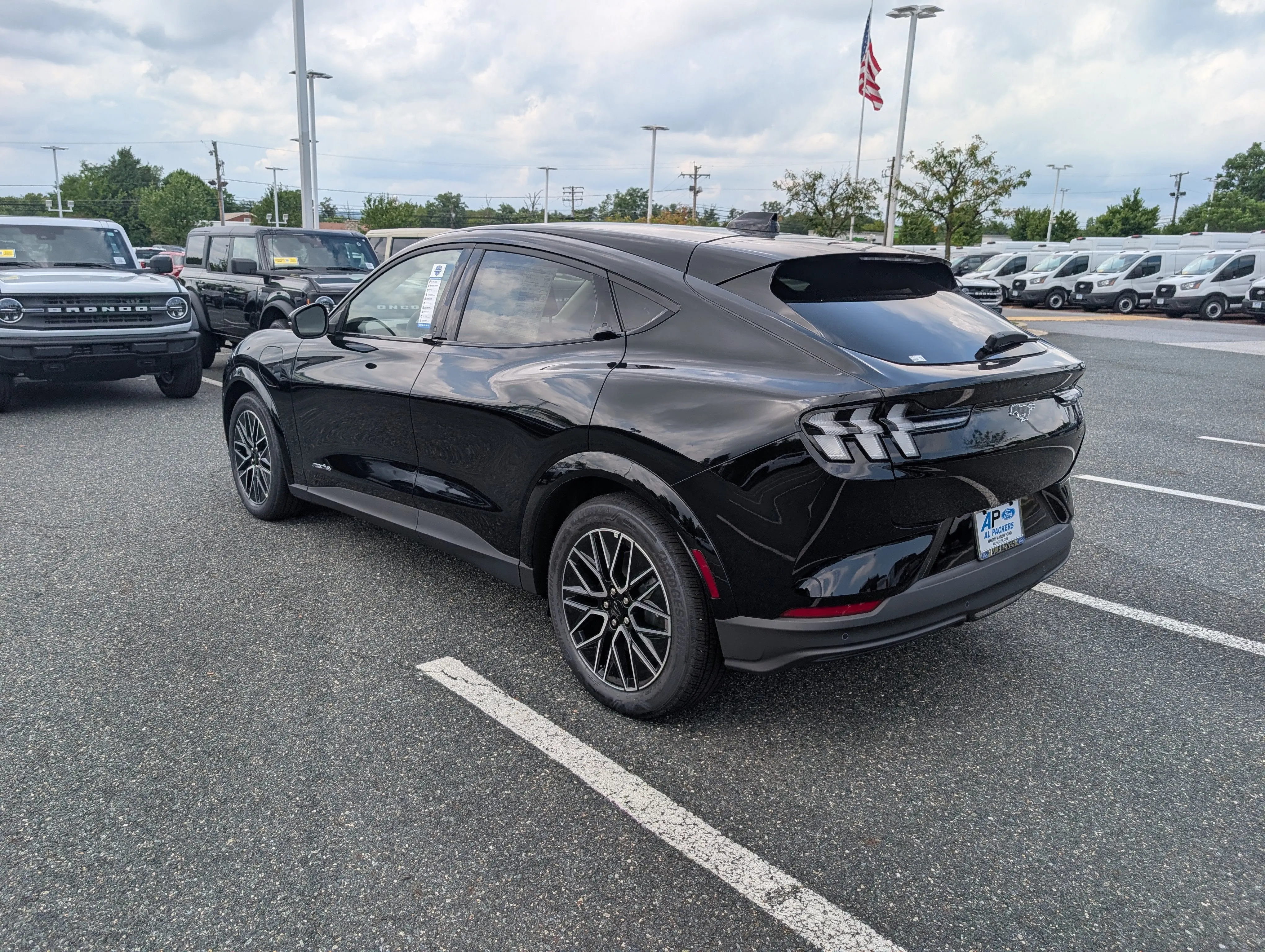 2026 Ford Mustang-Mach-e Premium photo 3