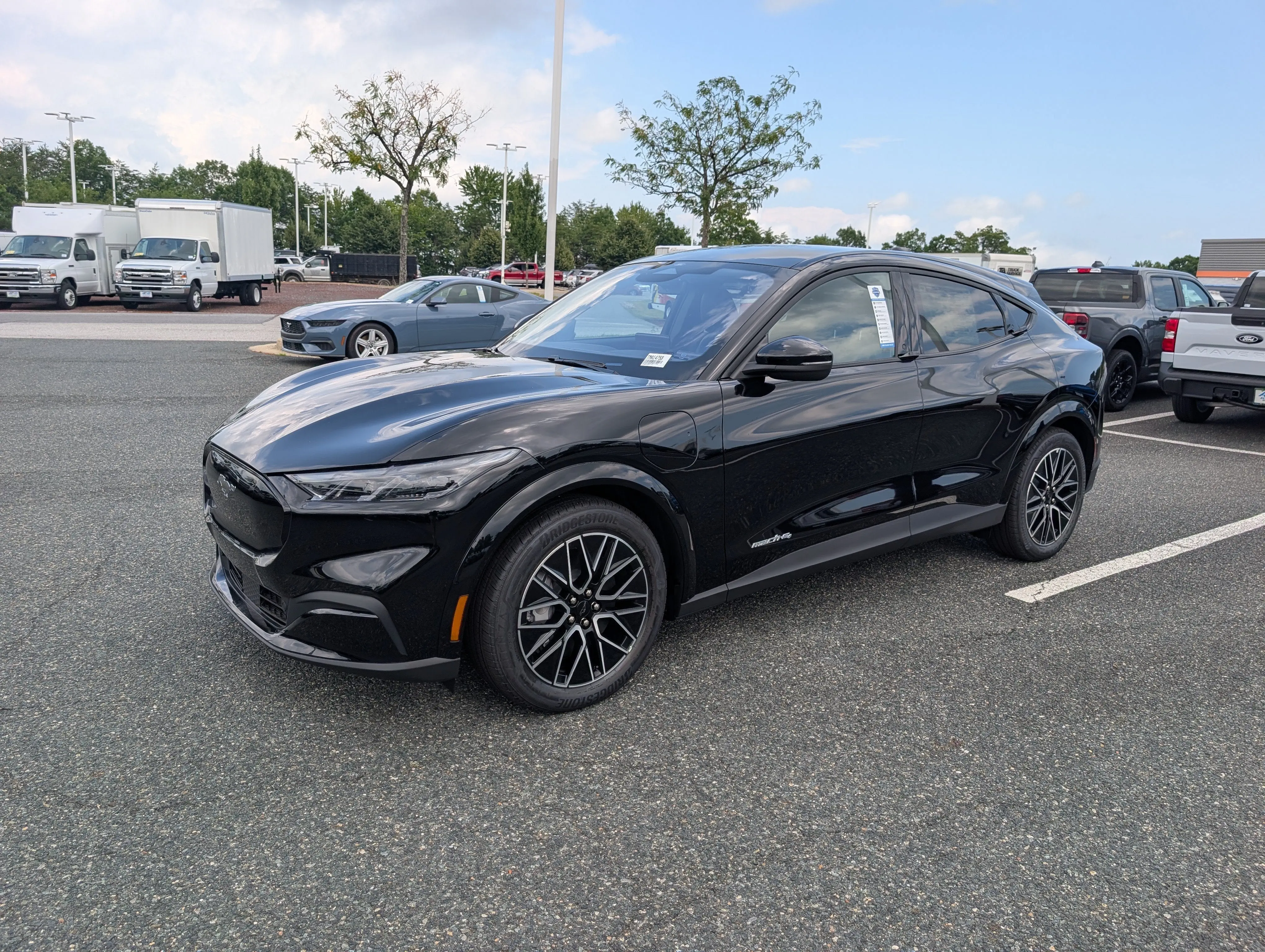 2026 Ford Mustang-Mach-e Premium photo 4