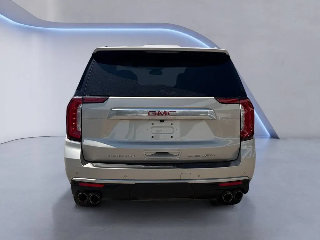 2023 GMC Yukon Denali photo 4