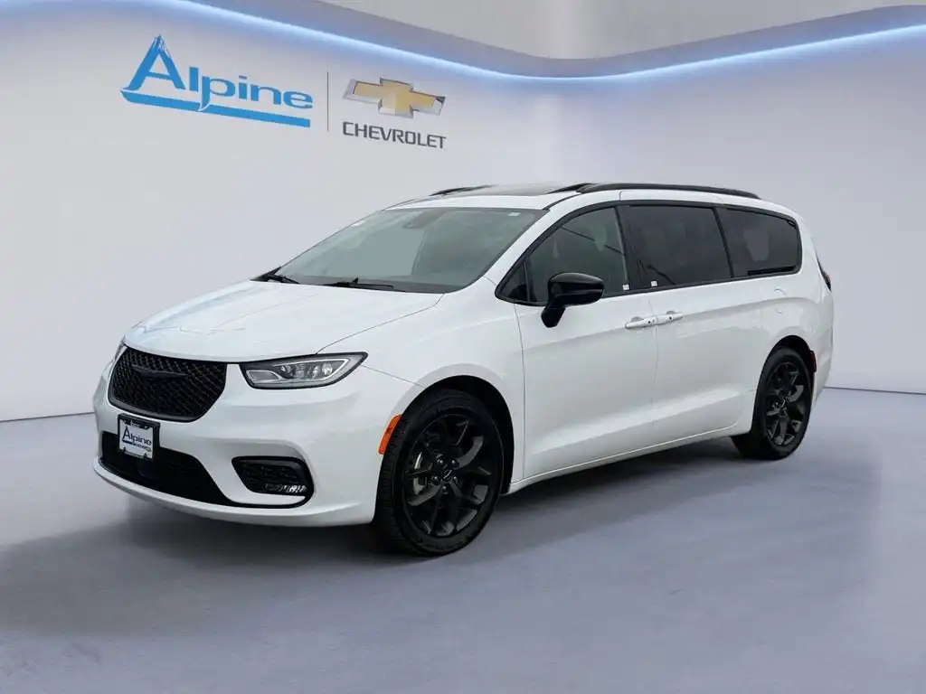 2025 Chrysler Pacifica Limited's photo