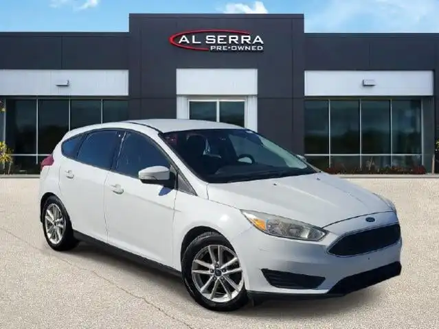 2017 Ford Focus SE Hatchback 5-Door's photo