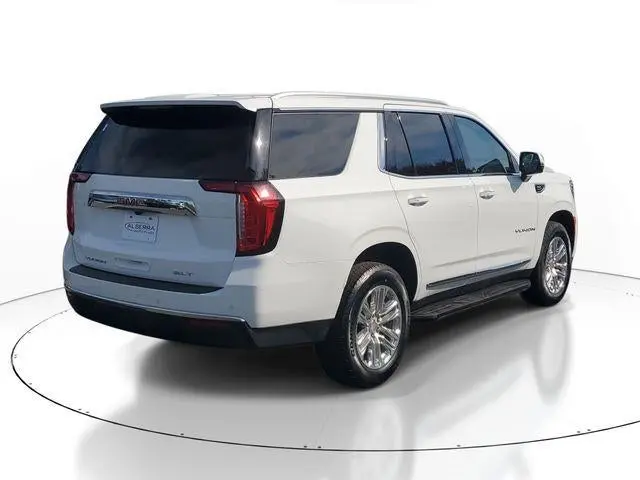 2023 GMC Yukon 4WD SLT photo 4