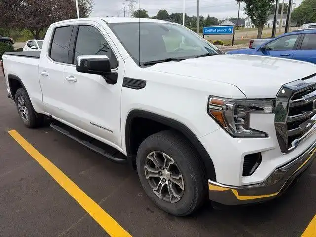2020 GMC Sierra 4WD Double Cab Standard Box SLE's photo