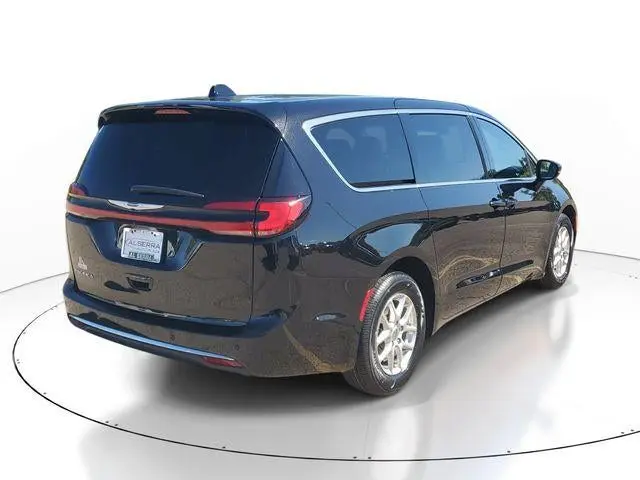 2025 Chrysler Pacifica Select photo 4
