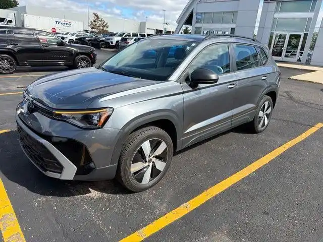 2025 Volkswagen Taos 1.5T S 4Motion's photo