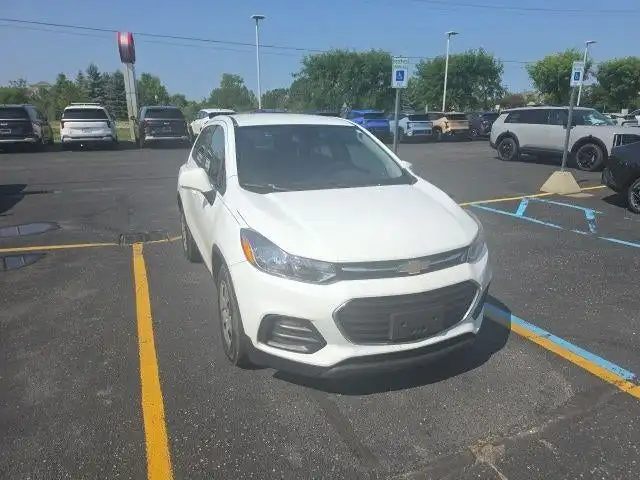 2018 Chevrolet Trax LS's photo