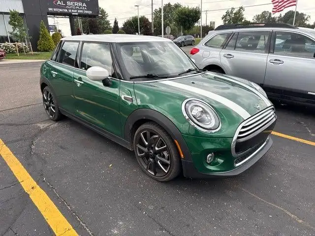 2020 MINI Hardtop Cooper's photo
