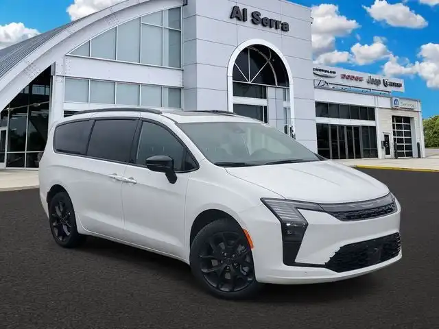 2027 Chrysler Pacifica Limited AWD's photo