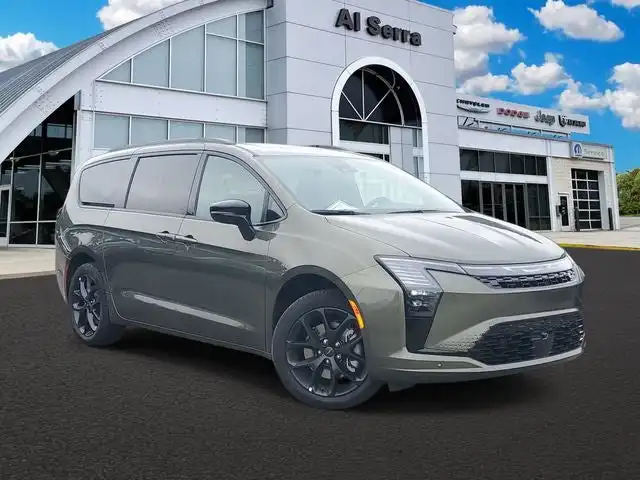2027 Chrysler Pacifica Limited AWD's photo