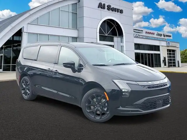 2027 Chrysler Pacifica Limited AWD's photo