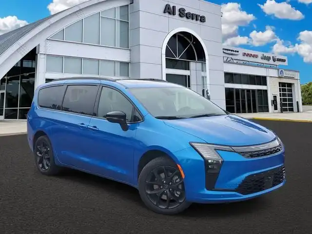 2027 Chrysler Pacifica Limited AWD's photo