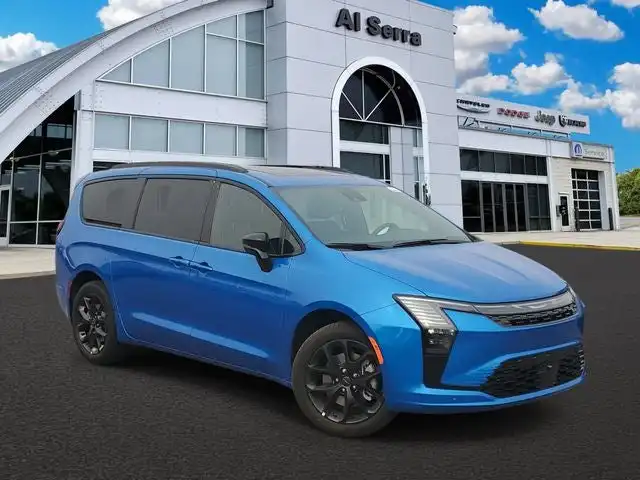 2027 Chrysler Pacifica Limited AWD's photo