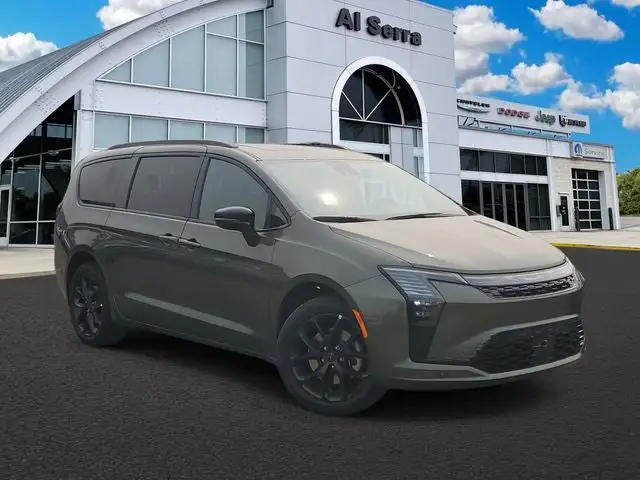 2027 Chrysler Pacifica Limited AWD's photo