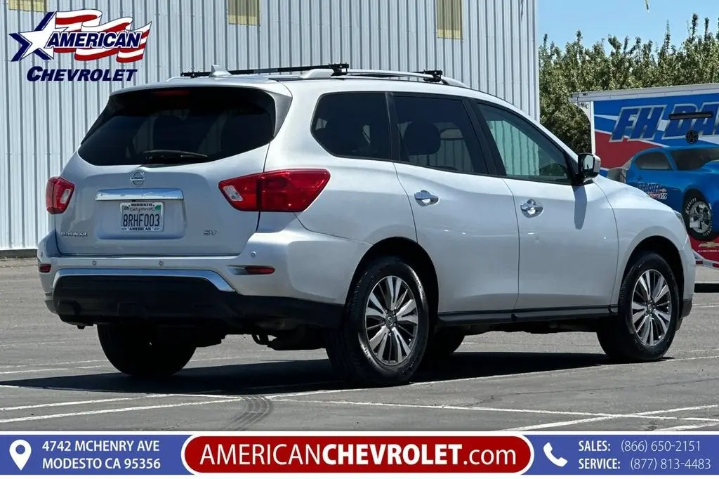 2019 Nissan Pathfinder SV 2WD photo 4
