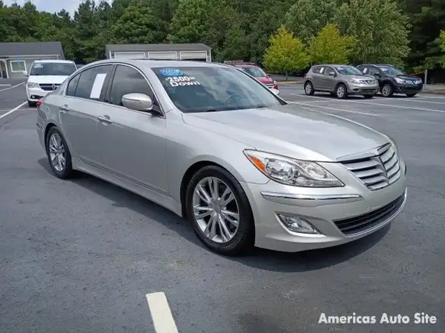 2013 Hyundai Genesis 3.8's photo
