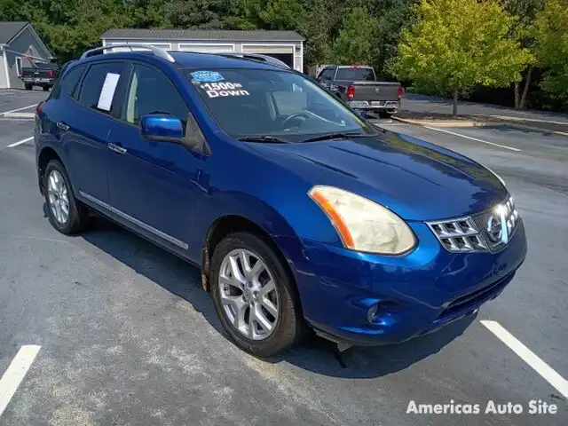2011 Nissan Rogue SV AWD's photo