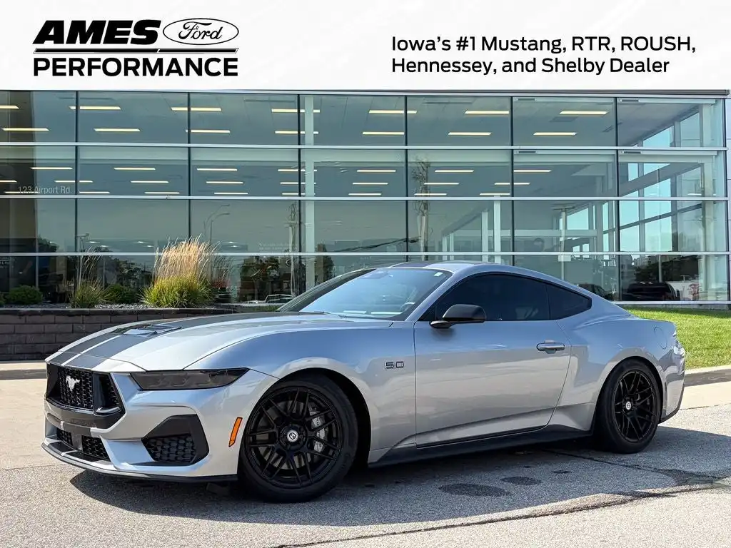 2025 Ford Mustang GT Fastback's photo