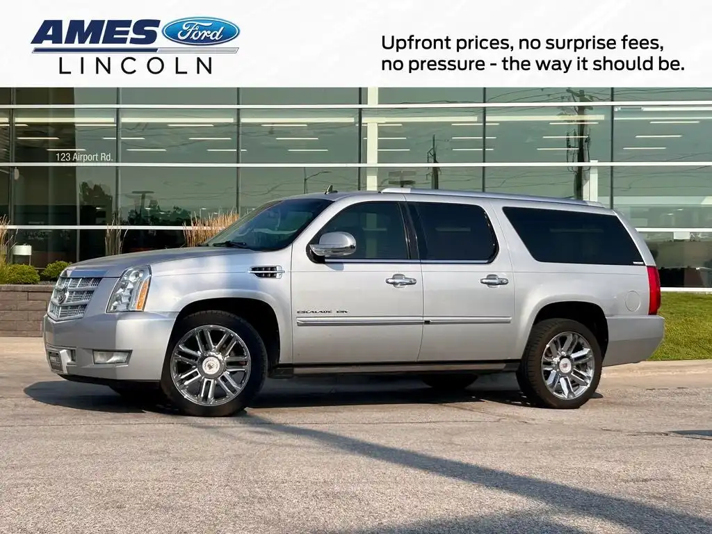 2013 Cadillac Escalade ESV AWD Platinum Edition's photo