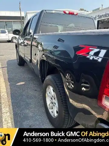 2010 GMC Sierra 4WD Extended Cab SLE LWB's photo