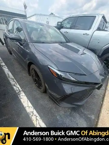 2025 Toyota Camry SE Hybrid's photo