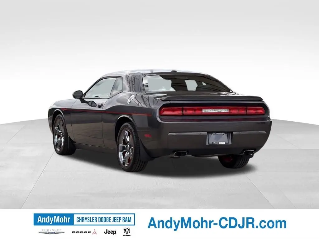 2013 Dodge Challenger R/T photo 5