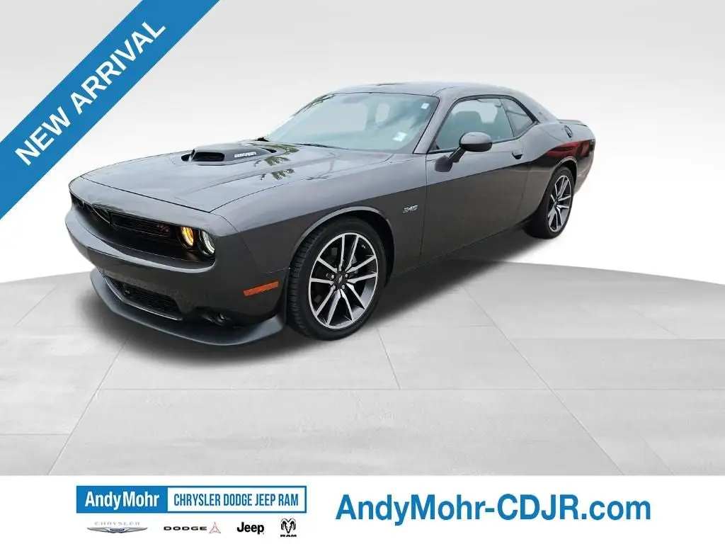 2023 Dodge Challenger R/T photo 1
