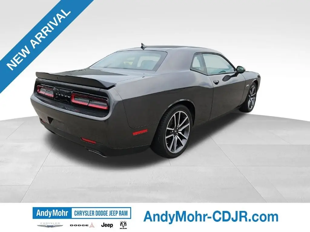 2023 Dodge Challenger R/T photo 5