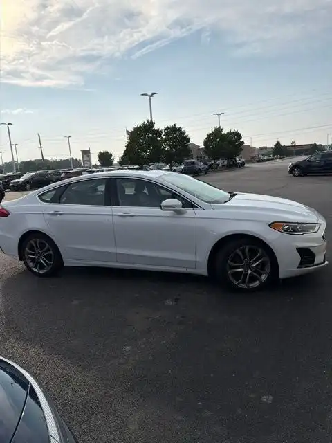2019 Ford Fusion SEL FWD's photo
